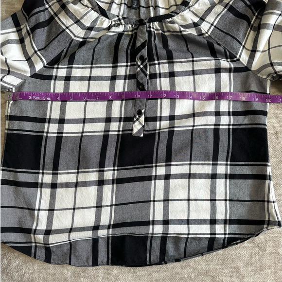 White House Black Market Black and White Plaid Blouse - Picture 6 of 7